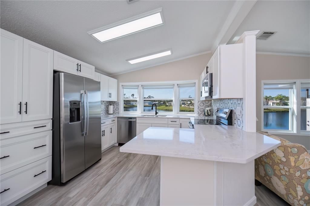 На продажу: $250,000 (2 спален, 2 ванн, 1248 Квадратных фут)