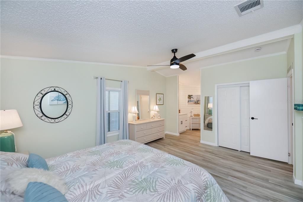 На продажу: $250,000 (2 спален, 2 ванн, 1248 Квадратных фут)