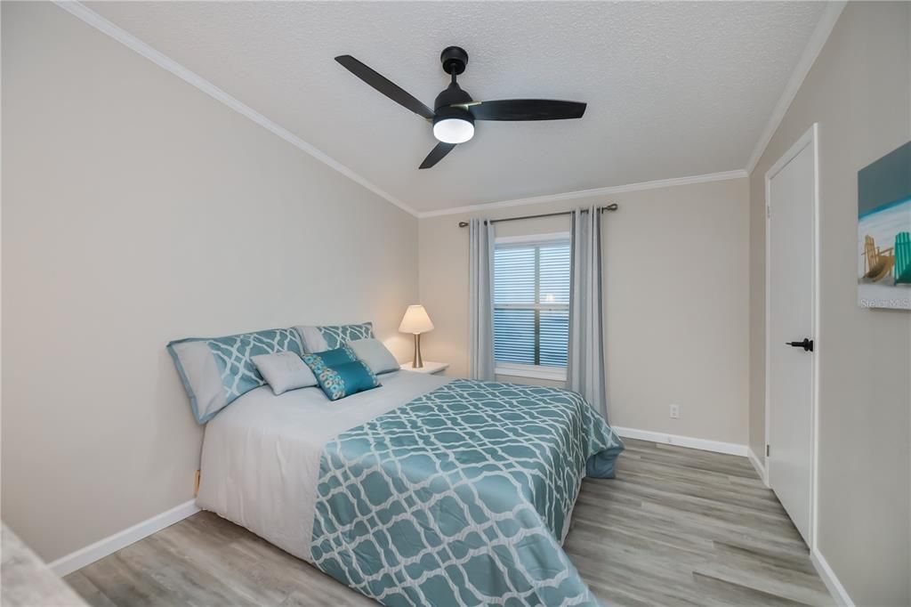 На продажу: $250,000 (2 спален, 2 ванн, 1248 Квадратных фут)