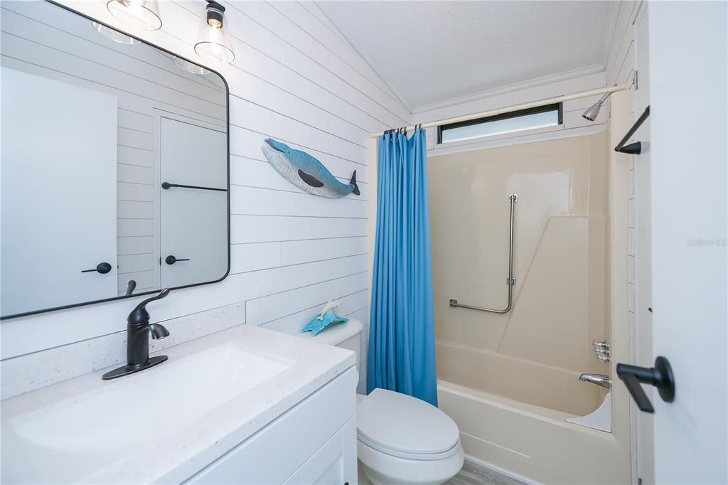 На продажу: $250,000 (2 спален, 2 ванн, 1248 Квадратных фут)