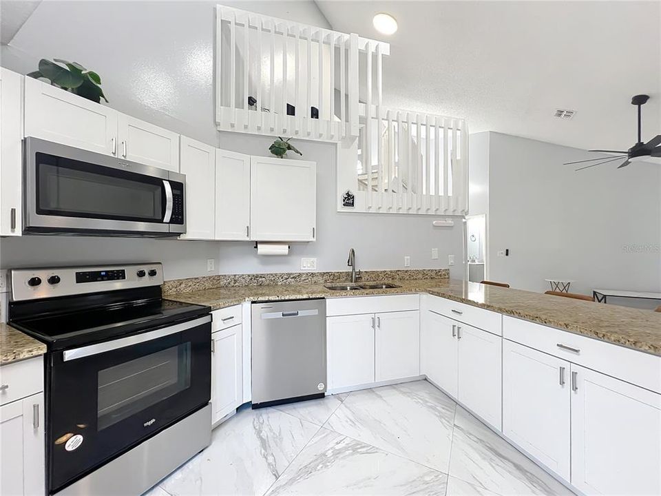 待售: $420,000 (3 贝兹, 2 浴室, 1721 平方英尺)