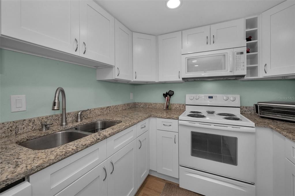 En Venta: $345,000 (2 camas, 2 baños, 1185 Pies cuadrados)