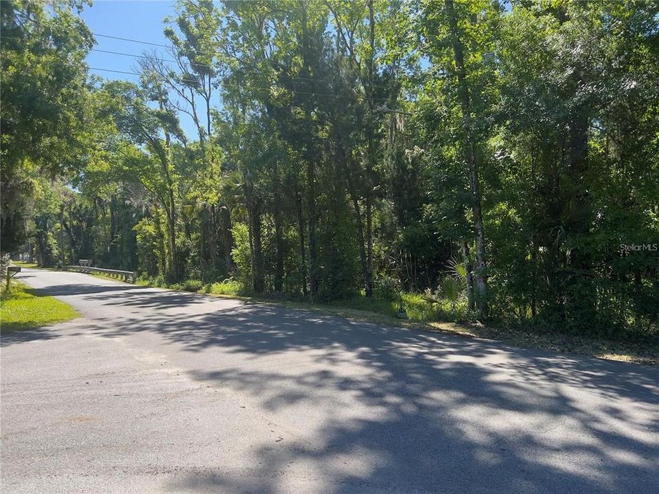 待售: $165,000 (0.77 acres)