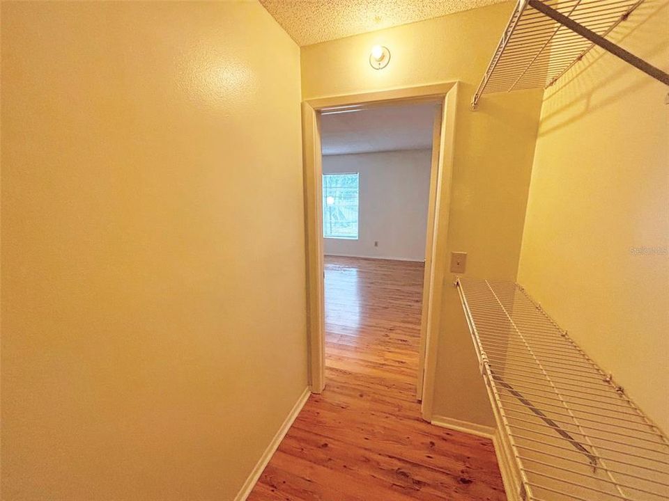 For Sale: $157,000 (2 beds, 2 baths, 912 Square Feet)