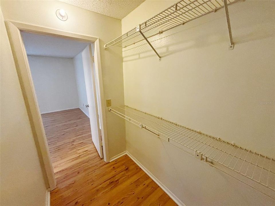 For Sale: $157,000 (2 beds, 2 baths, 912 Square Feet)