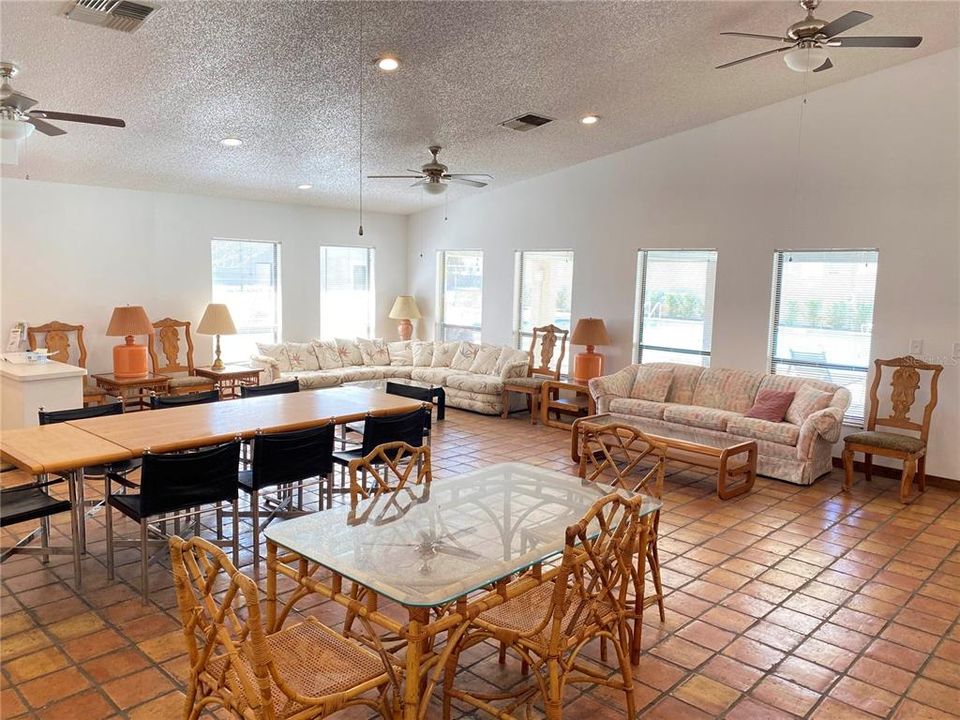 For Sale: $157,000 (2 beds, 2 baths, 912 Square Feet)