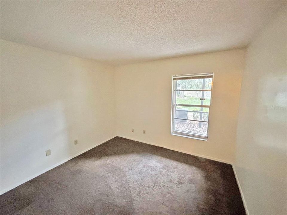 For Sale: $157,000 (2 beds, 2 baths, 912 Square Feet)