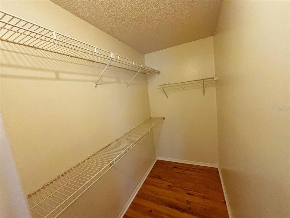 For Sale: $157,000 (2 beds, 2 baths, 912 Square Feet)