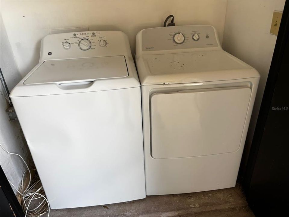 For Sale: $157,000 (2 beds, 2 baths, 912 Square Feet)