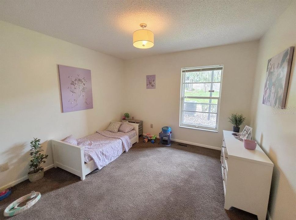 For Sale: $157,000 (2 beds, 2 baths, 912 Square Feet)