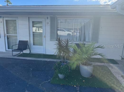 For Sale: $159,900 (1 beds, 1 baths, 555 Square Feet)