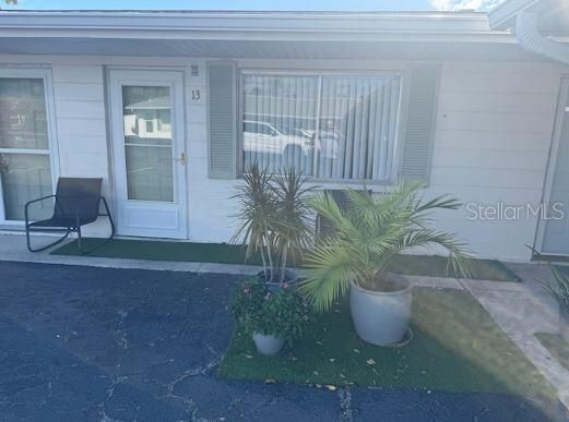 For Sale: $159,900 (1 beds, 1 baths, 555 Square Feet)