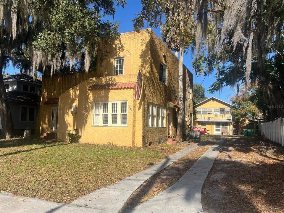 For Sale: $175,000 (5 beds, 4 baths, 2592 Square Feet)