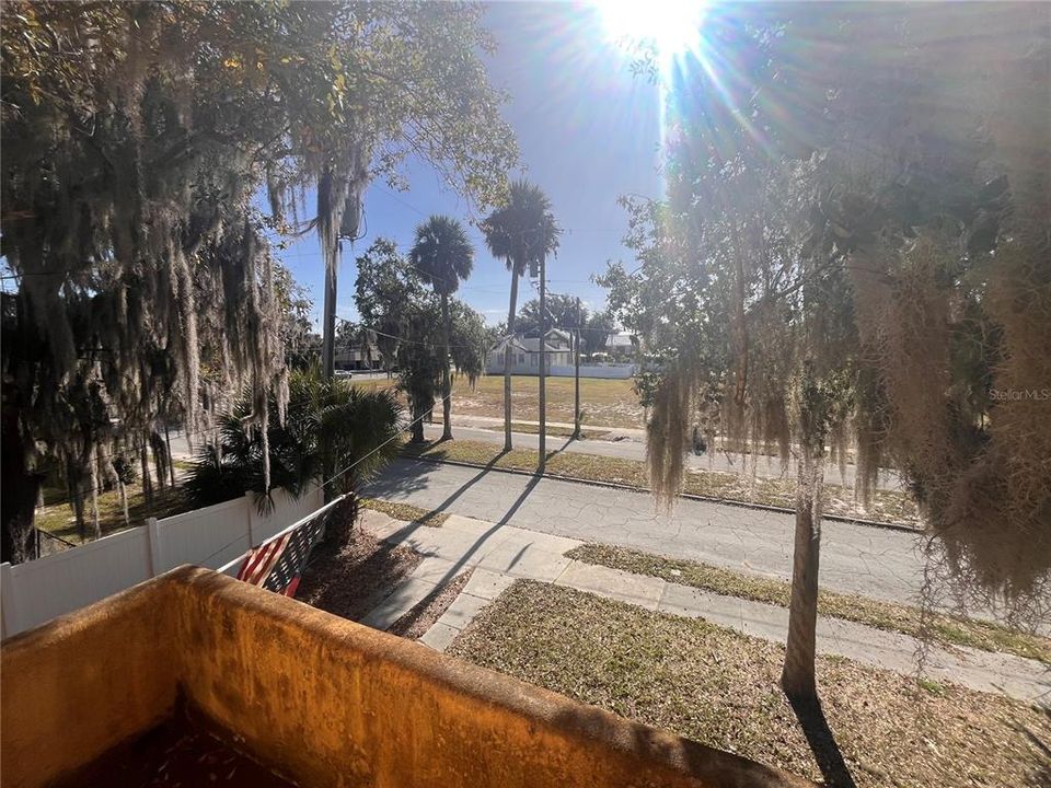 For Sale: $175,000 (5 beds, 4 baths, 2592 Square Feet)