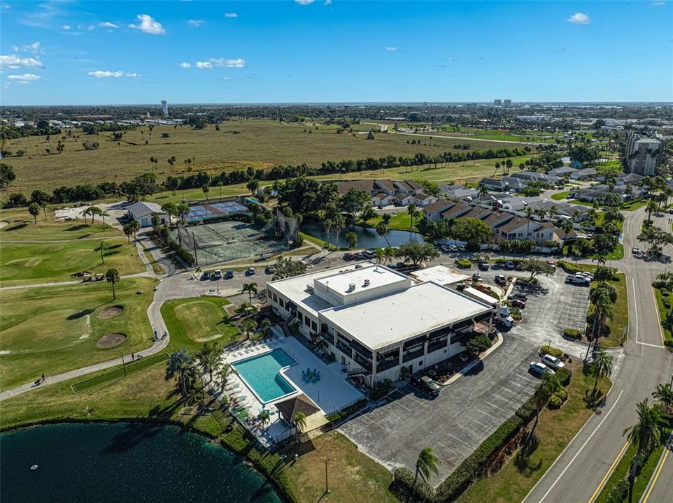 For Sale: $139,900 (2 beds, 2 baths, 978 Square Feet)