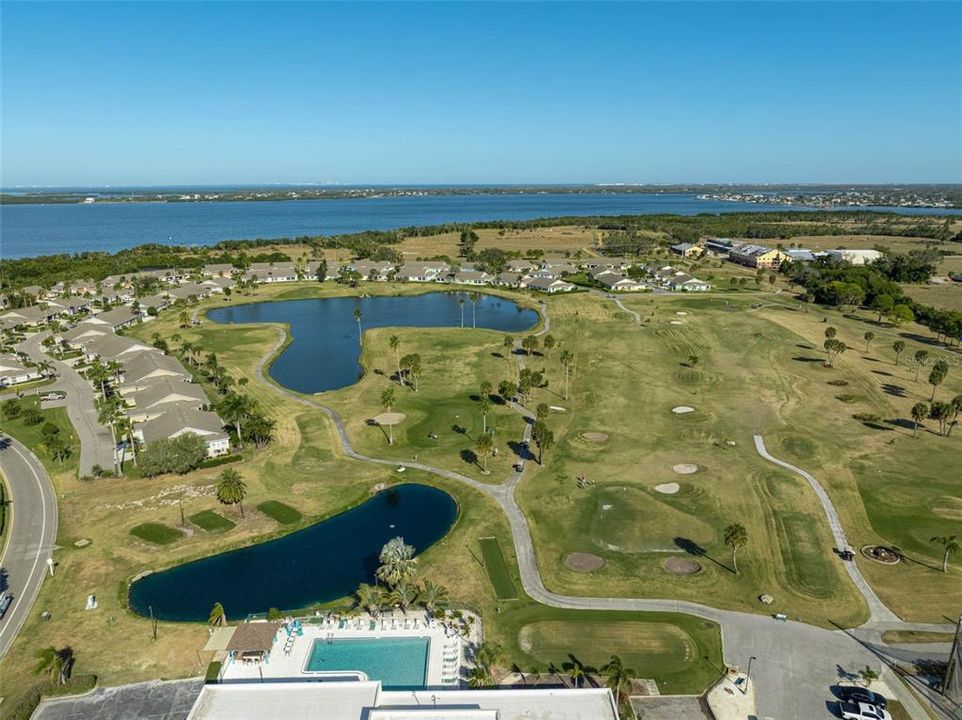 For Sale: $139,900 (2 beds, 2 baths, 978 Square Feet)