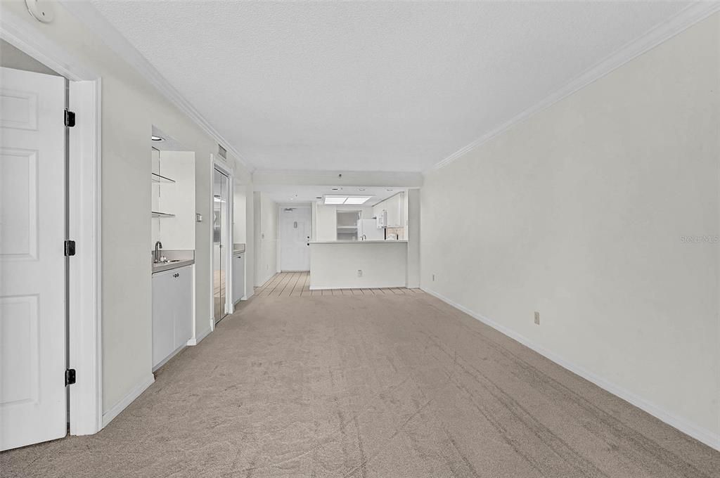 For Sale: $139,900 (2 beds, 2 baths, 978 Square Feet)