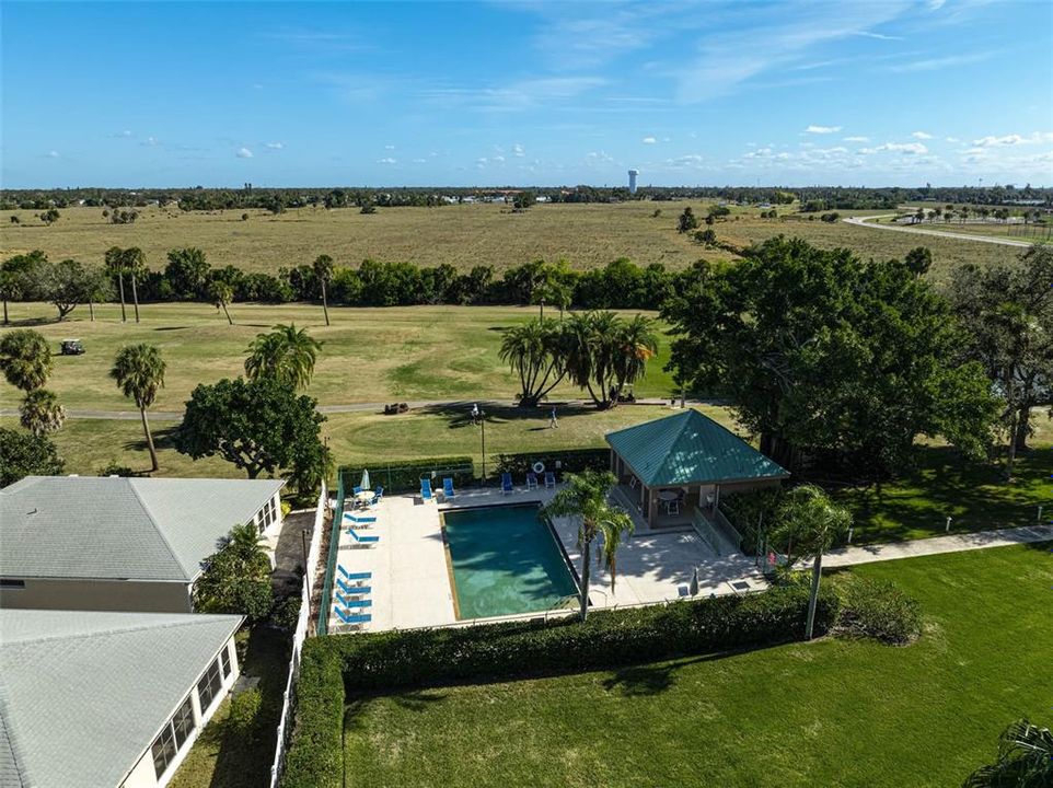 For Sale: $139,900 (2 beds, 2 baths, 978 Square Feet)