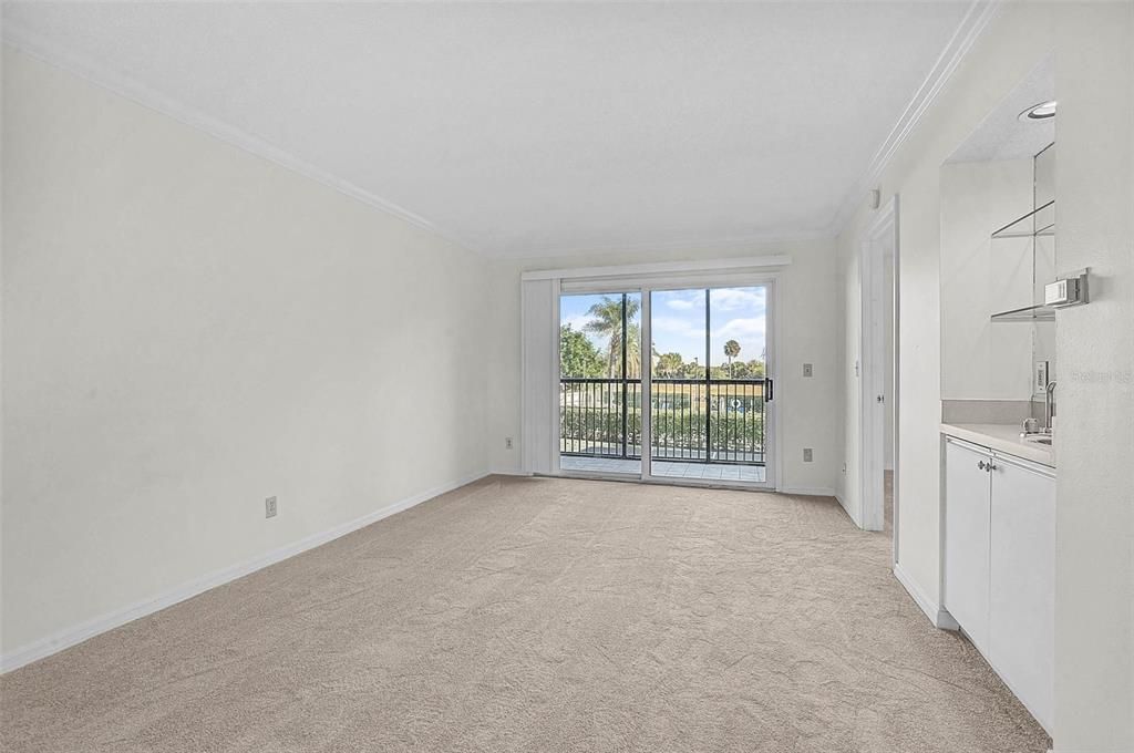 For Sale: $139,900 (2 beds, 2 baths, 978 Square Feet)