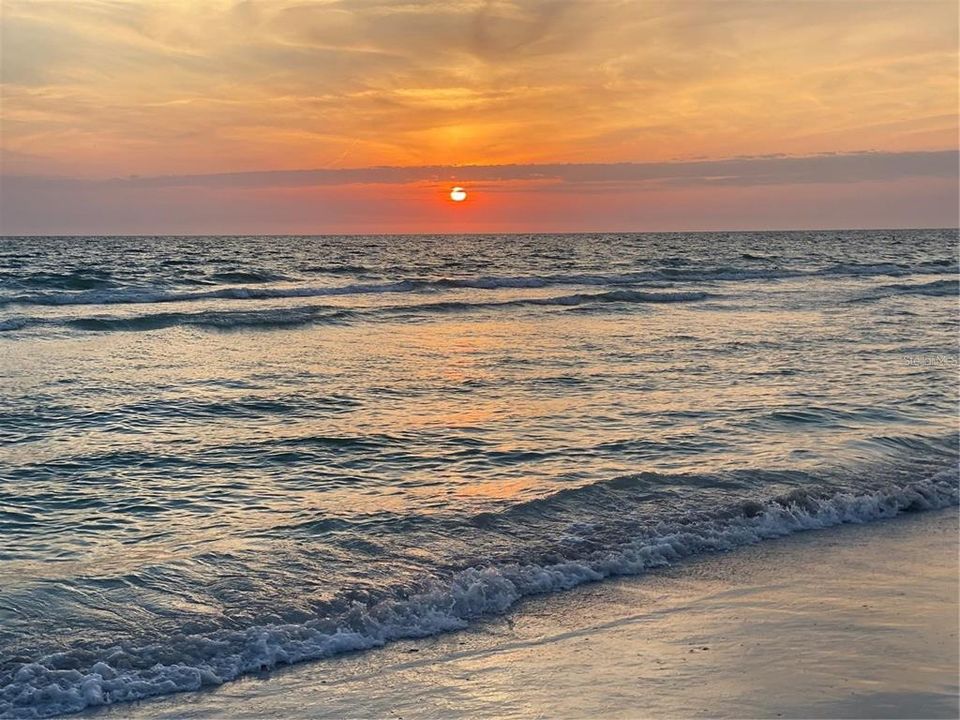 For Rent: $2,800 (1 beds, 1 baths, 775 Square Feet)