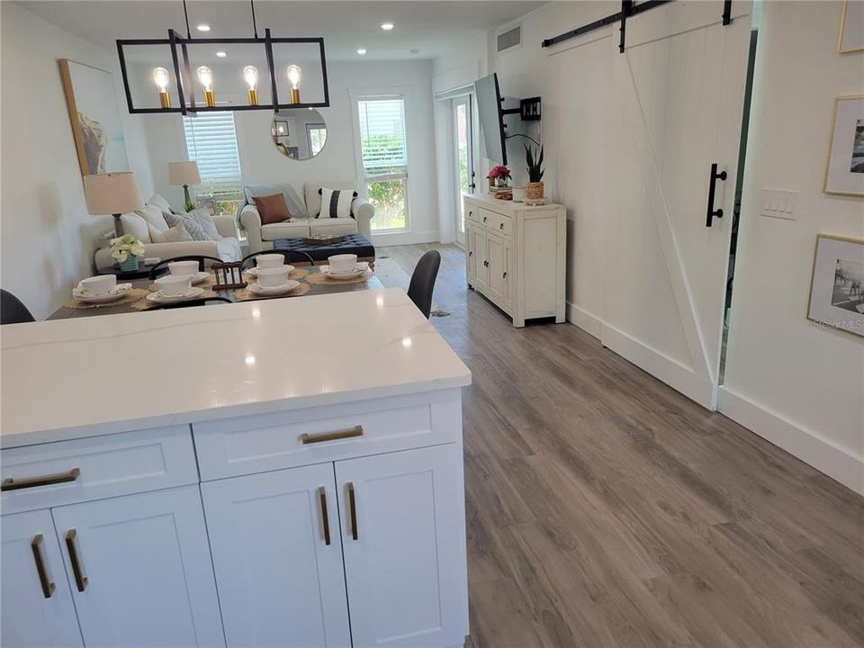 For Rent: $2,800 (1 beds, 1 baths, 775 Square Feet)