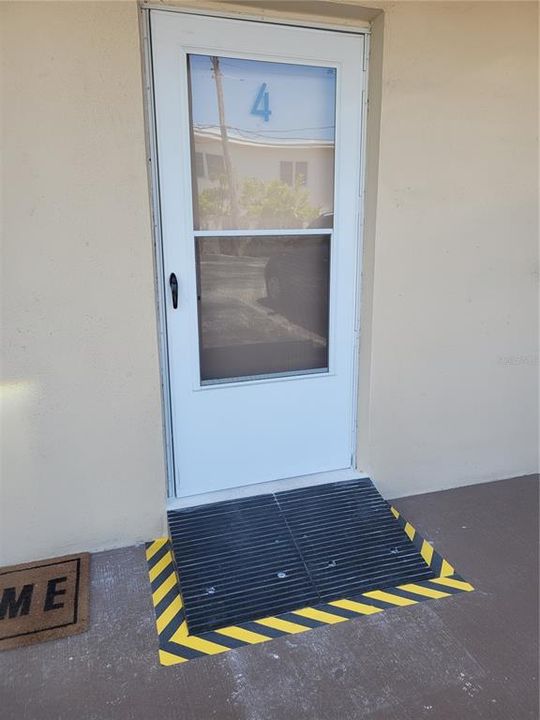 For Rent: $2,800 (1 beds, 1 baths, 775 Square Feet)