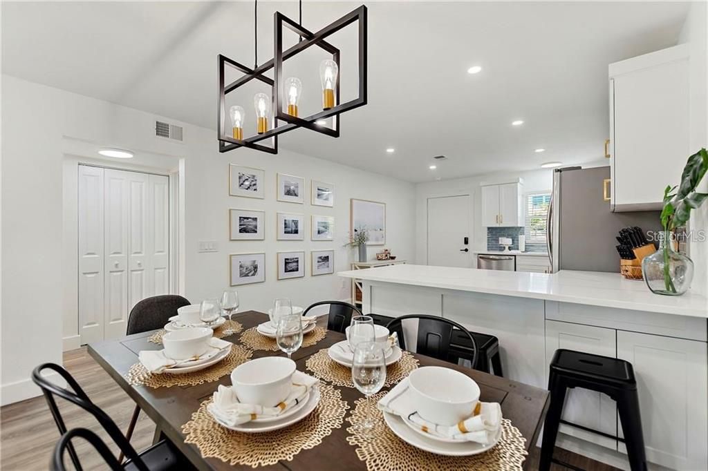 For Rent: $2,800 (1 beds, 1 baths, 775 Square Feet)