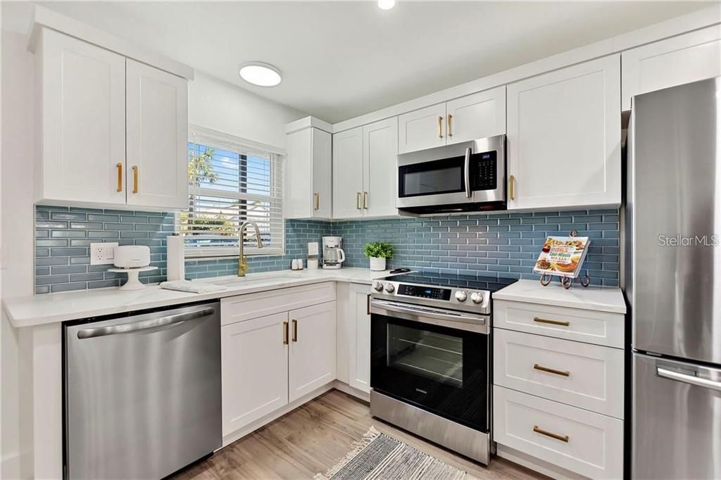 For Rent: $2,800 (1 beds, 1 baths, 775 Square Feet)