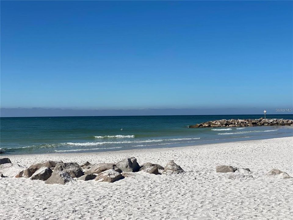 For Rent: $2,800 (1 beds, 1 baths, 775 Square Feet)