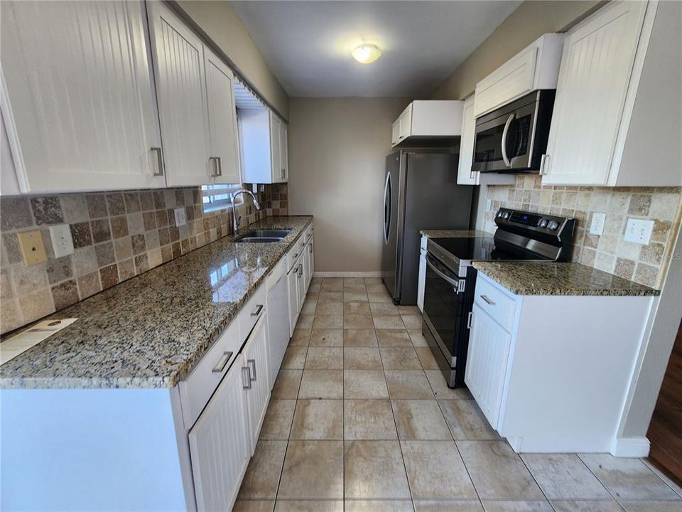 出租: $2,800 (4 贝兹, 2 浴室, 1149 平方英尺)