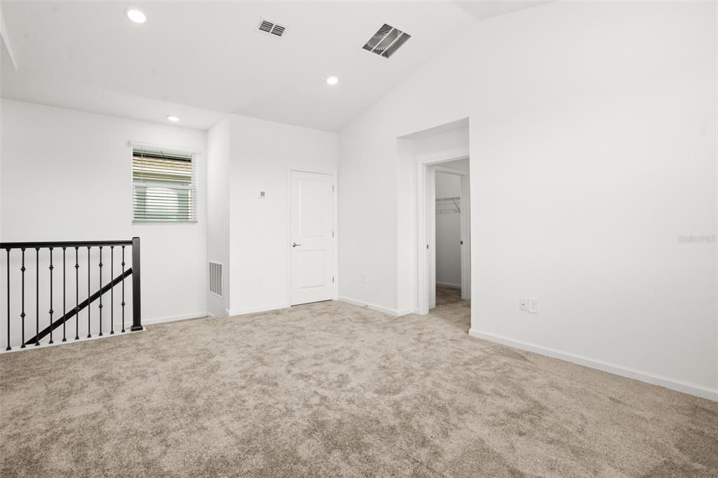 出租: $3,000 (4 贝兹, 3 浴室, 2492 平方英尺)