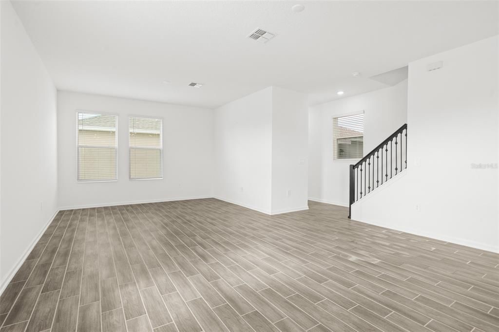 出租: $3,000 (4 贝兹, 3 浴室, 2492 平方英尺)