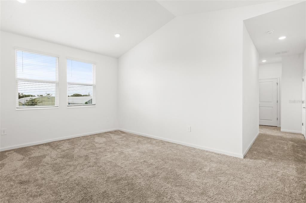 出租: $3,000 (4 贝兹, 3 浴室, 2492 平方英尺)