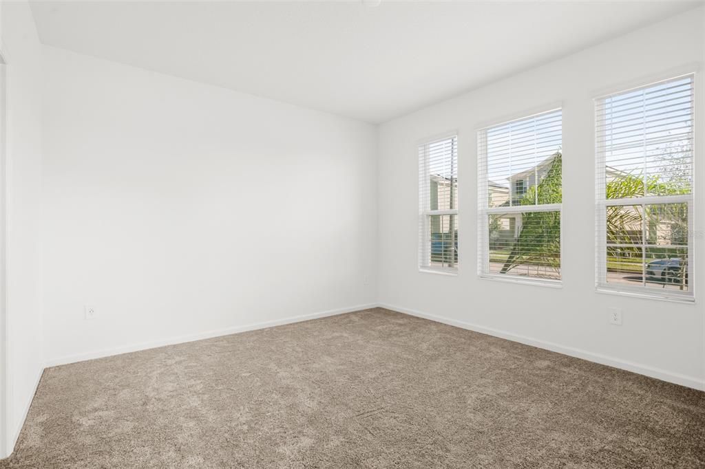 出租: $3,000 (4 贝兹, 3 浴室, 2492 平方英尺)