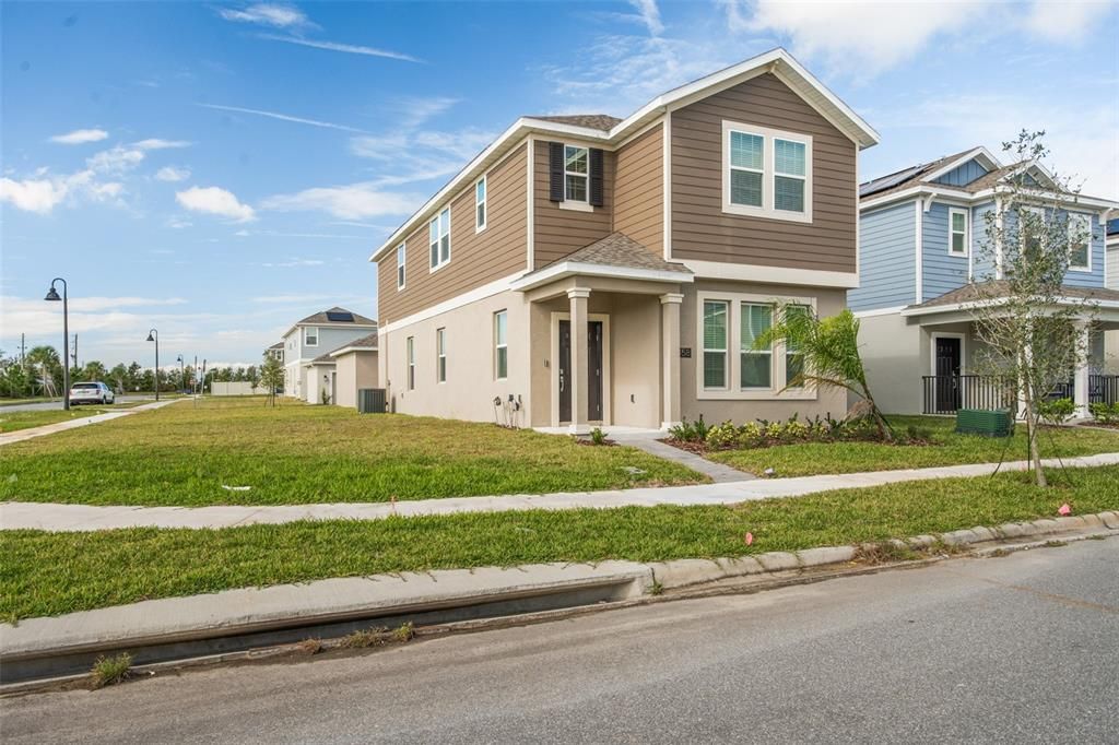 出租: $3,000 (4 贝兹, 3 浴室, 2492 平方英尺)