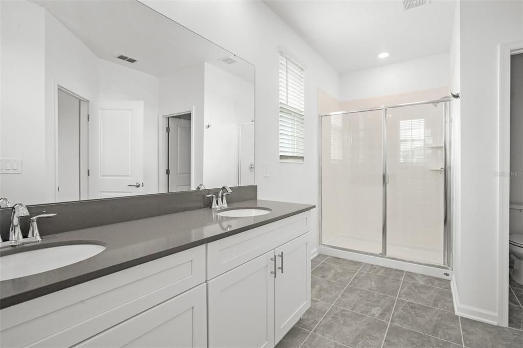 出租: $3,000 (4 贝兹, 3 浴室, 2492 平方英尺)