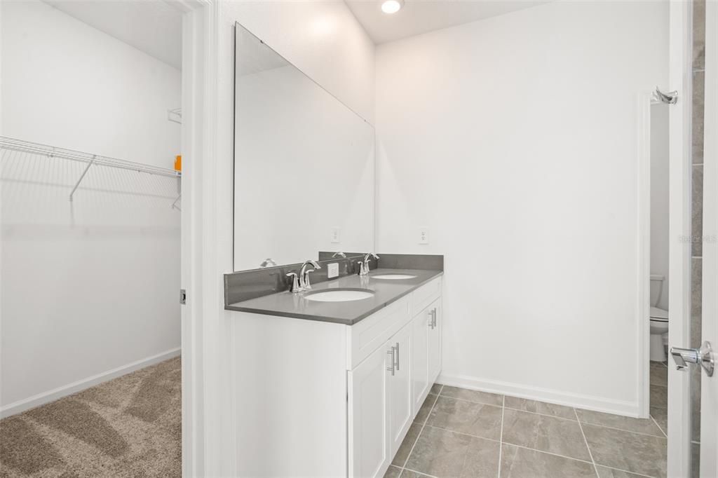 出租: $3,000 (4 贝兹, 3 浴室, 2492 平方英尺)