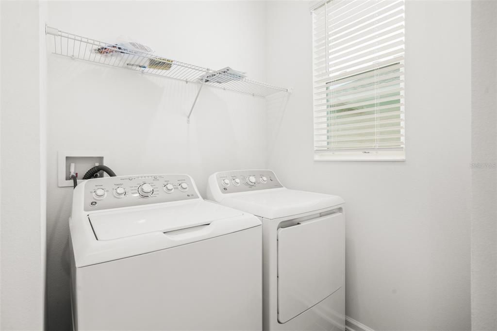 出租: $3,000 (4 贝兹, 3 浴室, 2492 平方英尺)