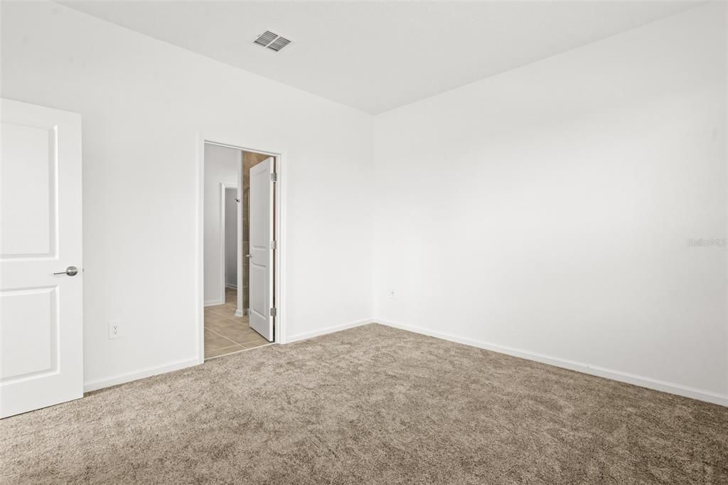 出租: $3,000 (4 贝兹, 3 浴室, 2492 平方英尺)