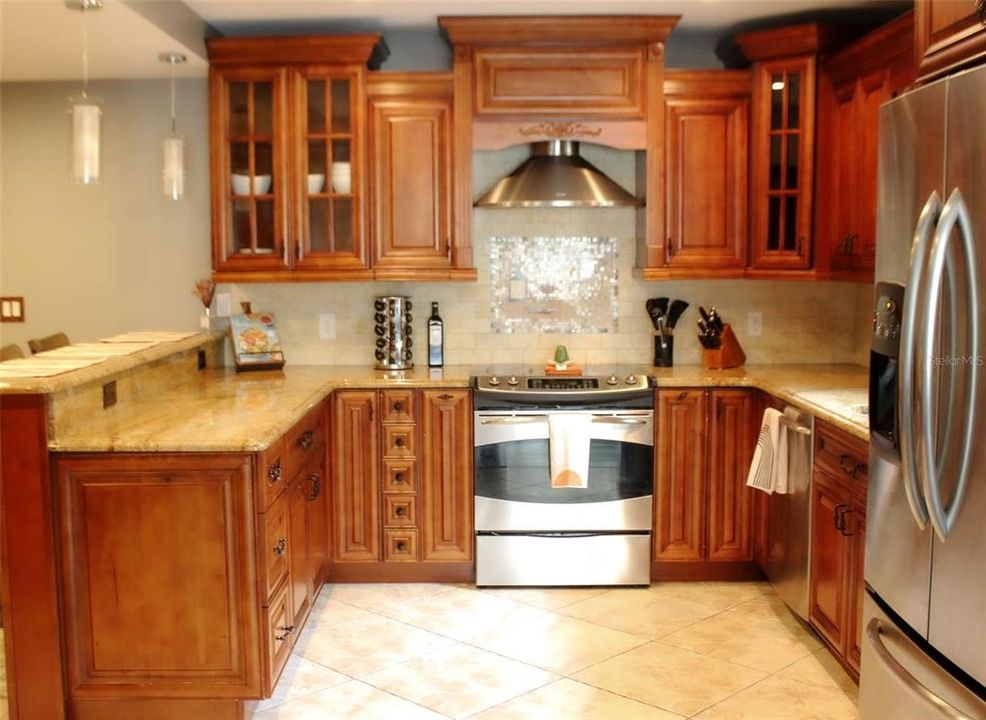 В аренду: $6,000 (3 спален, 2 ванн, 2022 Квадратных фут)