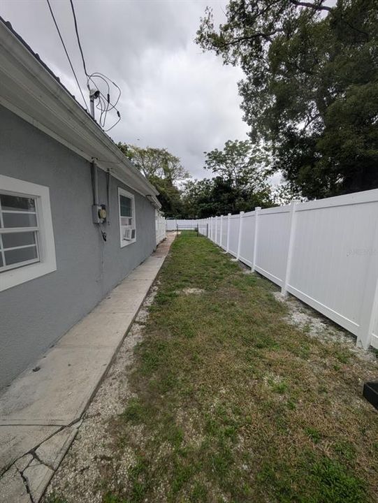 For Sale: $530,000 (4 beds, 2 baths, 504 Square Feet)