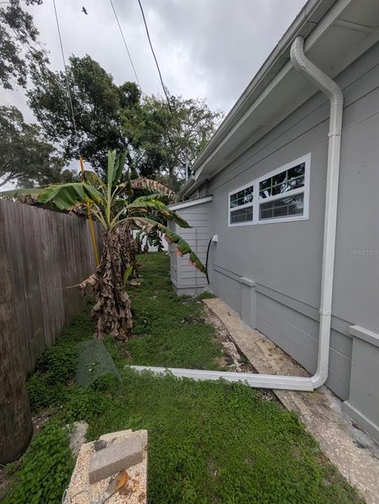 For Sale: $530,000 (4 beds, 2 baths, 504 Square Feet)