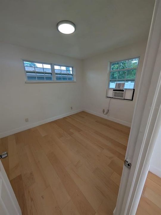 For Sale: $530,000 (4 beds, 2 baths, 504 Square Feet)