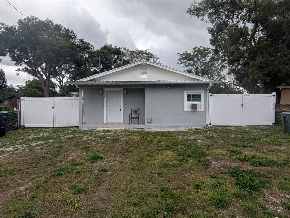 For Sale: $530,000 (4 beds, 2 baths, 504 Square Feet)