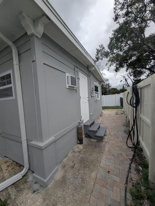 For Sale: $530,000 (4 beds, 2 baths, 504 Square Feet)