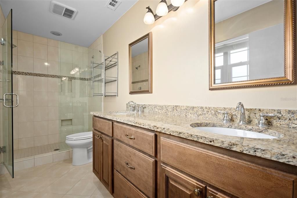 En Venta: $340,000 (3 camas, 2 baños, 2118 Pies cuadrados)