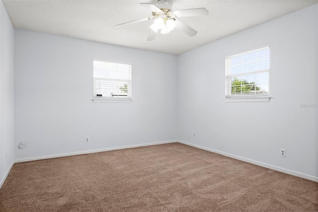 En Venta: $340,000 (3 camas, 2 baños, 2118 Pies cuadrados)