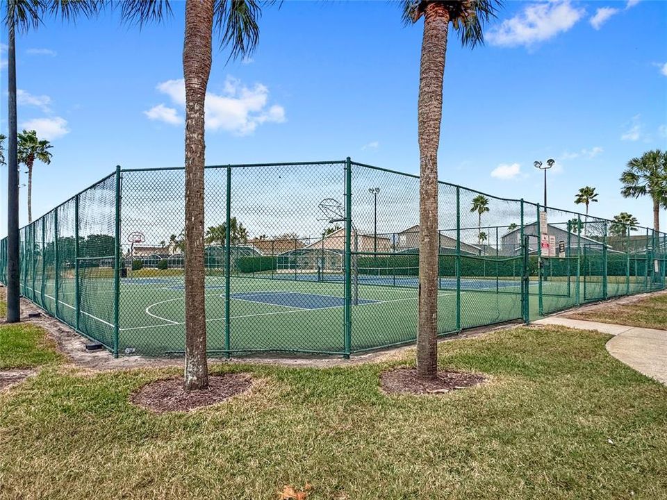 待售: $409,000 (4 贝兹, 3 浴室, 1974 平方英尺)