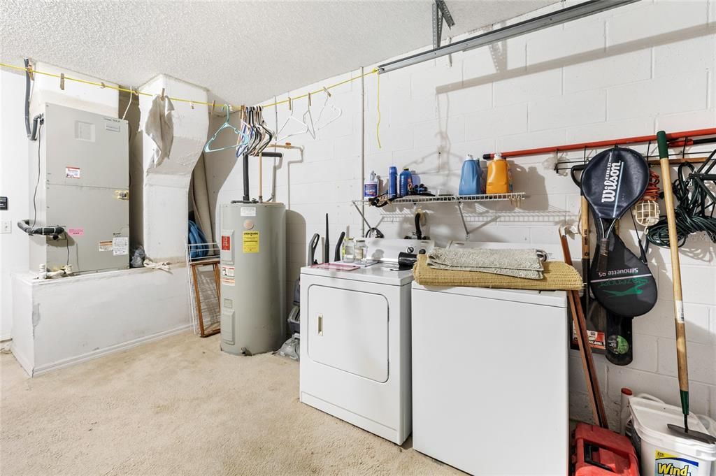 待售: $409,000 (4 贝兹, 3 浴室, 1974 平方英尺)