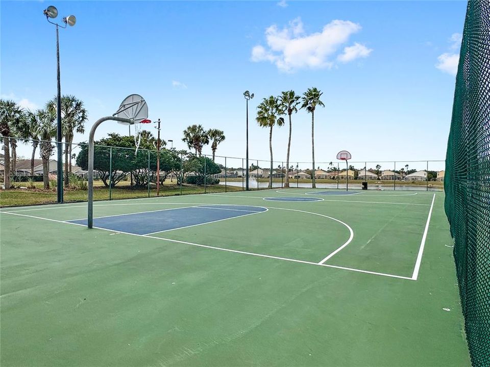 待售: $409,000 (4 贝兹, 3 浴室, 1974 平方英尺)